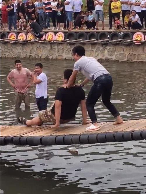 搞笑摇桥,一场欢乐的摇摆盛宴